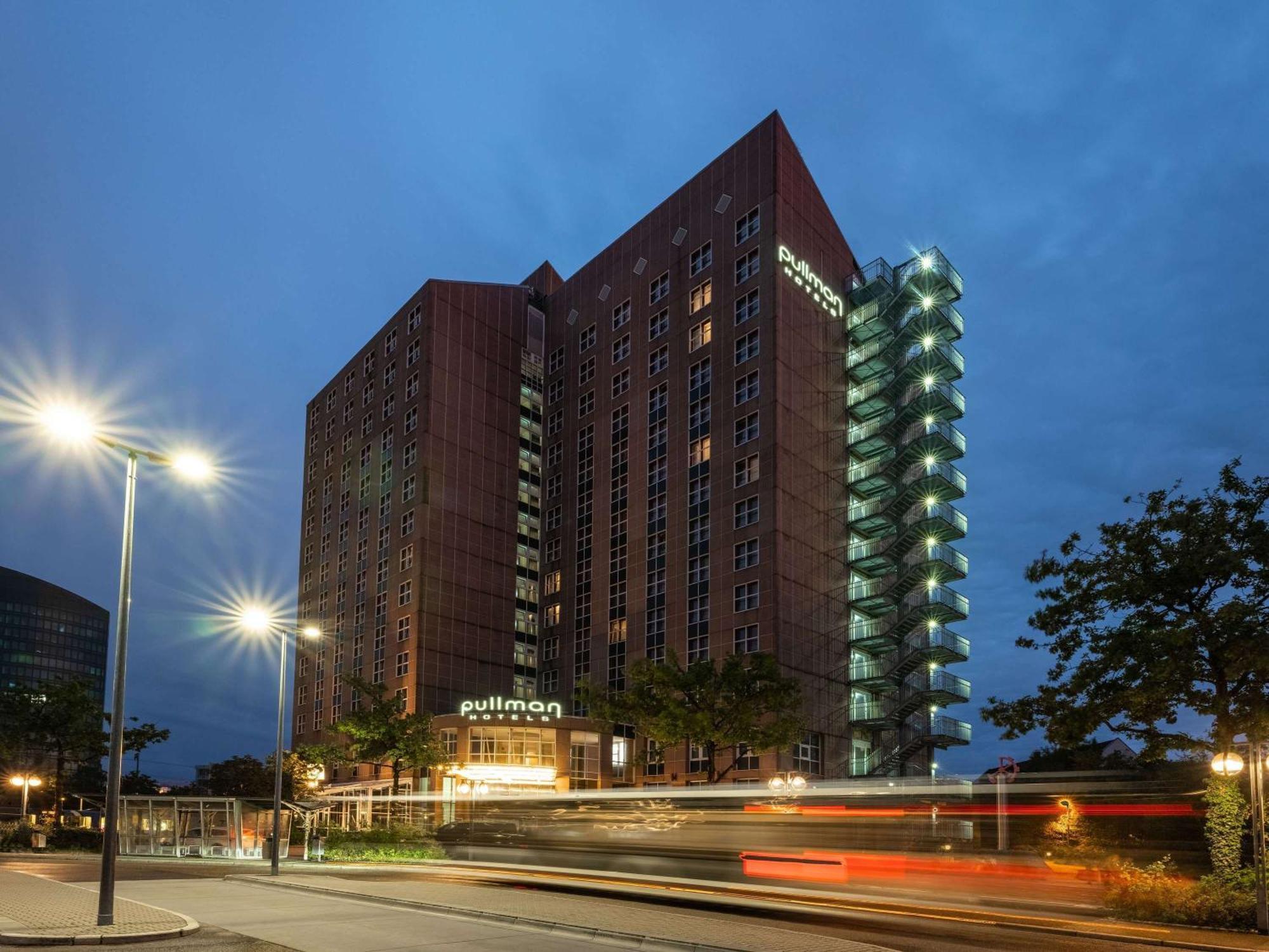 Pullman Stuttgart Fontana Estugarda Exterior foto
